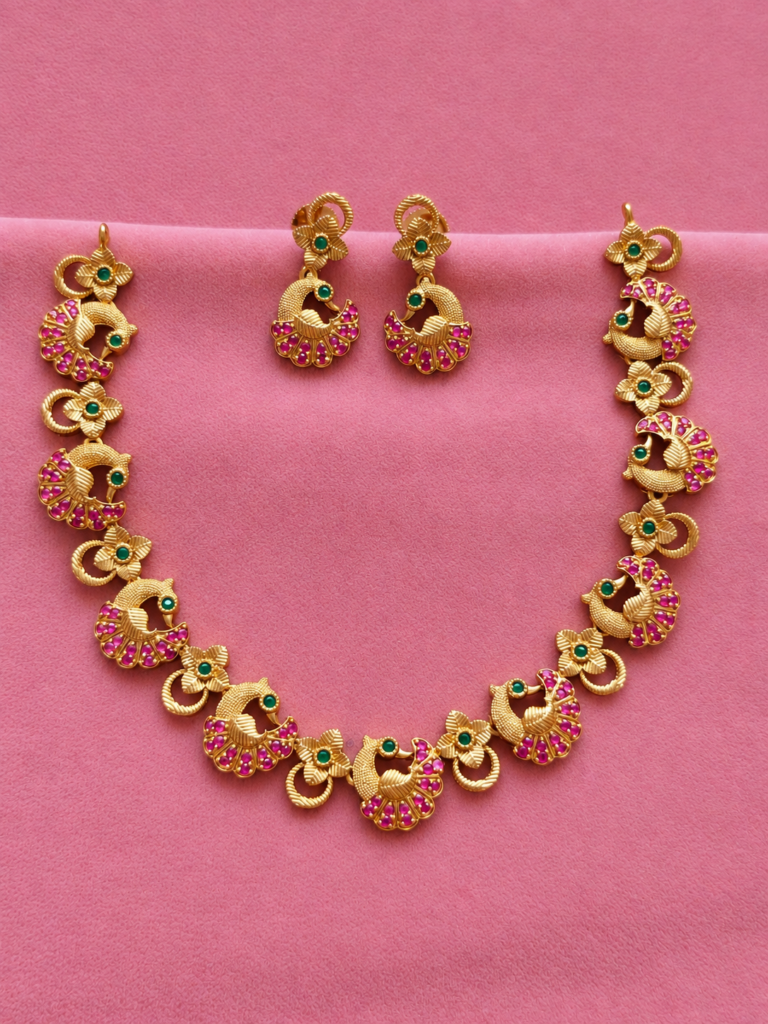 Antique Necklace TNKOO7